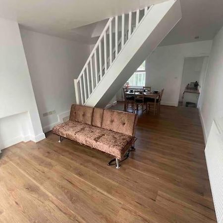 Modern 2 Bedroom Terraced House Dover Bagian luar foto