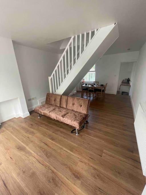 Modern 2 Bedroom Terraced House Dover Bagian luar foto